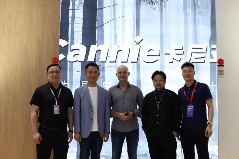 志华卡尼亚双展高定未来之境，诚邀共鉴家居新纪元